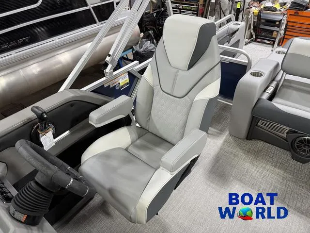 Slide: The Image of Tahoe LTZ 2385 Swingback (VRB) & Honda 4-Stroke EFI 2025 - 10