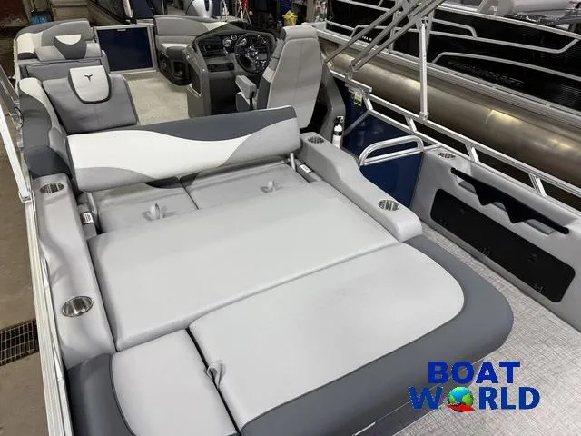 Slide: The Image of Tahoe LTZ 2385 Swingback (VRB) & Honda 4-Stroke EFI 2025 - 21