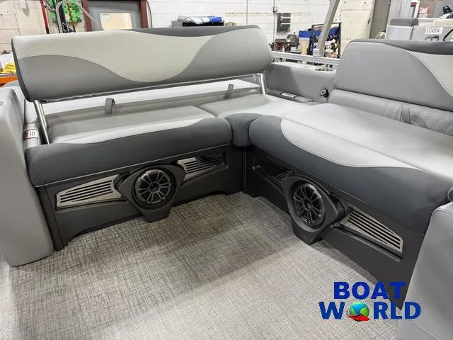 Slide: The Image of Tahoe LTZ 2385 Swingback (VRB) & Honda 4-Stroke EFI 2025 - 26