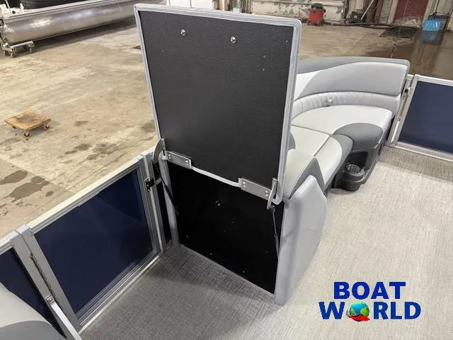 Slide: The Image of Tahoe LTZ 2385 Swingback (VRB) & Honda 4-Stroke EFI 2025 - 29