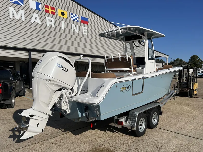 Slide: The Image of Sea Hunt Ultra 245 SE 2025 - 3