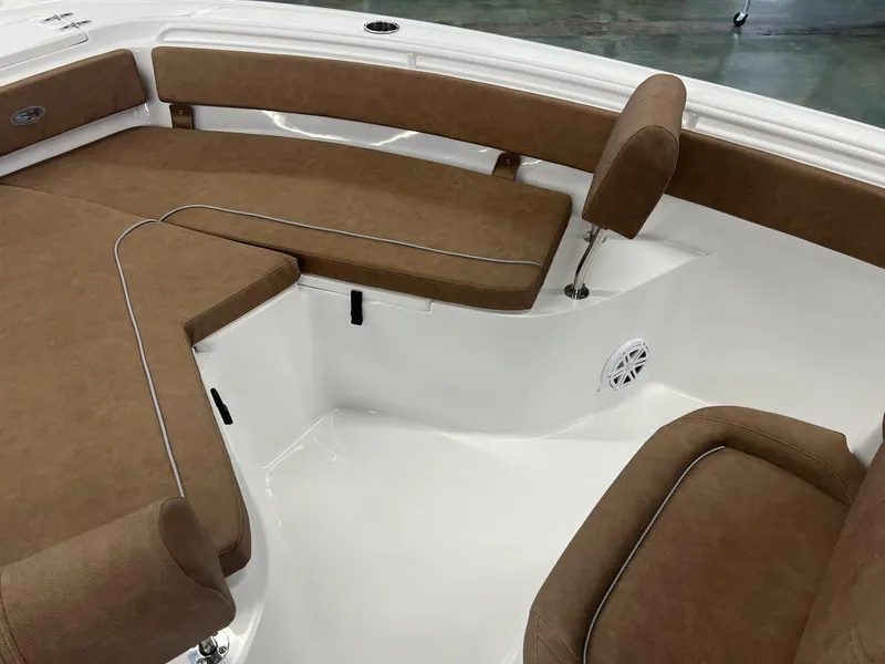 Slide: The Image of Sea Hunt Ultra 245 SE 2025 - 7