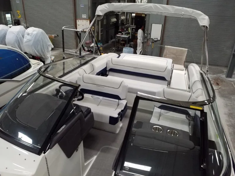 Slide: The Image of Formula 240 Bowrider 2019 - 15