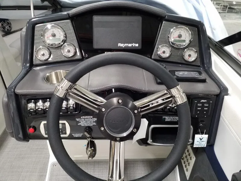 Slide: The Image of Formula 240 Bowrider 2019 - 22
