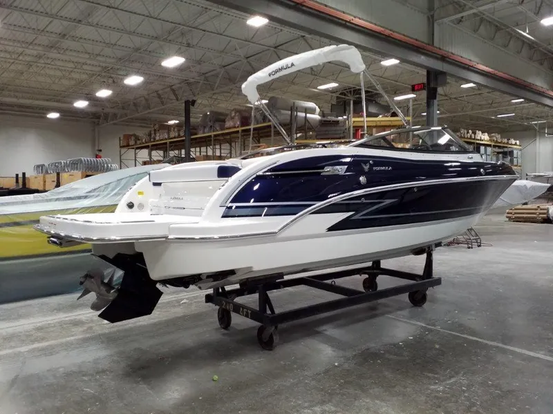 Slide: The Image of Formula 240 Bowrider 2019 - 23