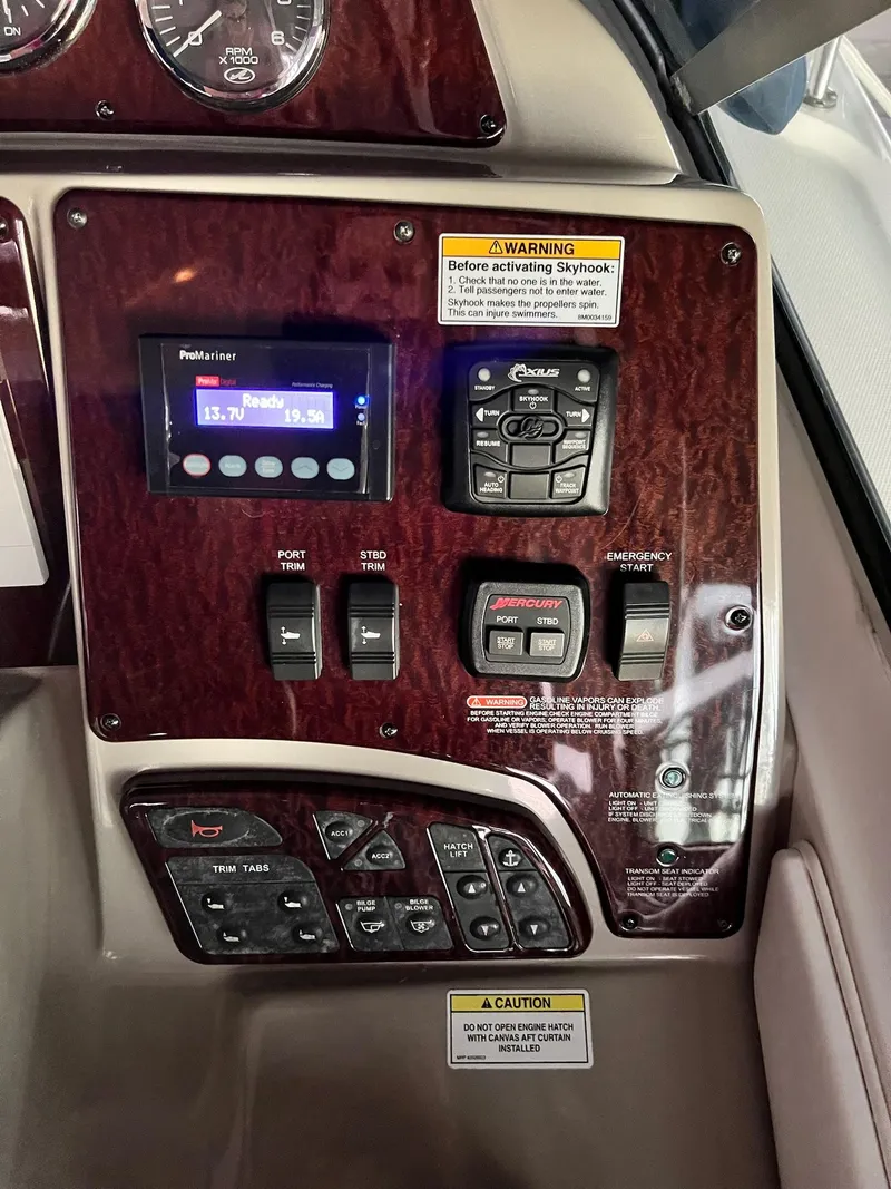 Slide: The Image of Sea Ray Sundancer 350 2011 - 55