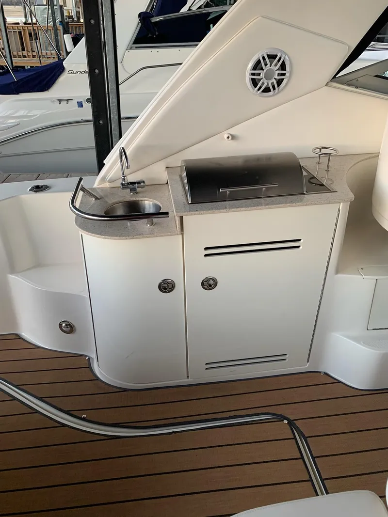 Slide: The Image of Sea Ray Sundancer 350 2011 - 66