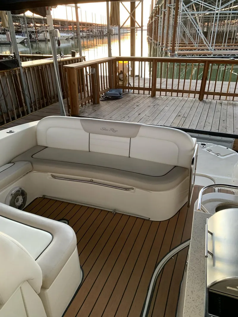 Slide: The Image of Sea Ray Sundancer 350 2011 - 69