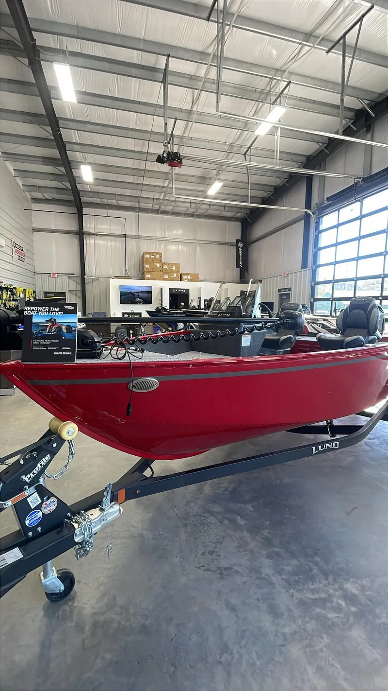 Slide: The Image of Lund 1650 Angler SS 2025 - 4