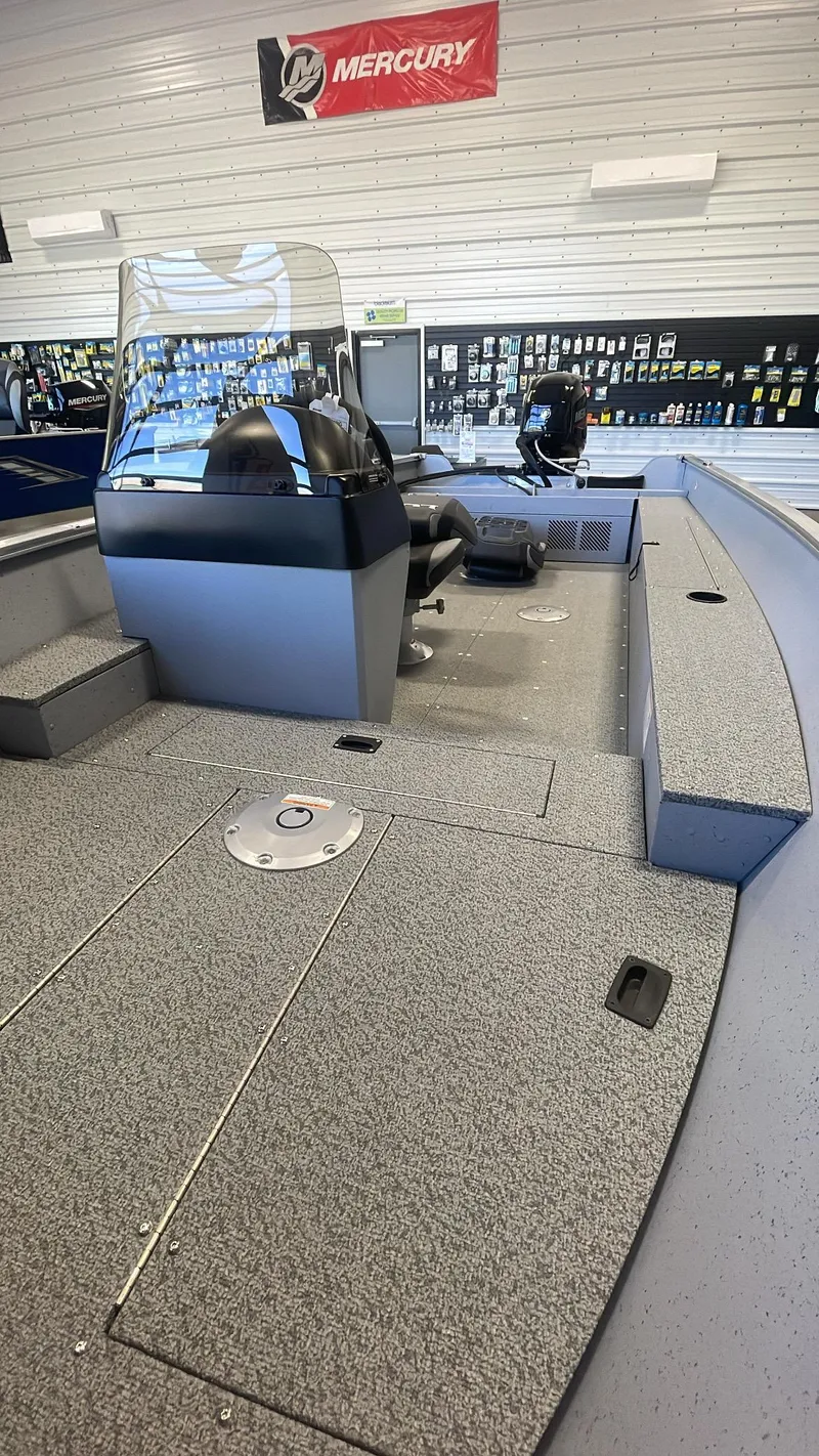 Slide: The Image of Lund 1600 Fury SS 2025 - 3