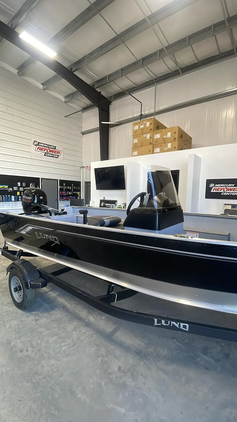 Slide: The Image of Lund 1600 Fury SS 2025 - 5