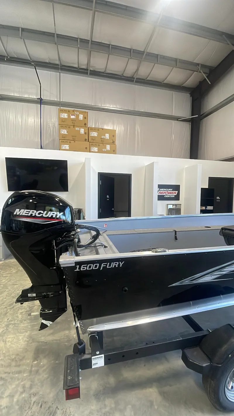 Slide: The Image of Lund 1600 Fury SS 2025 - 6