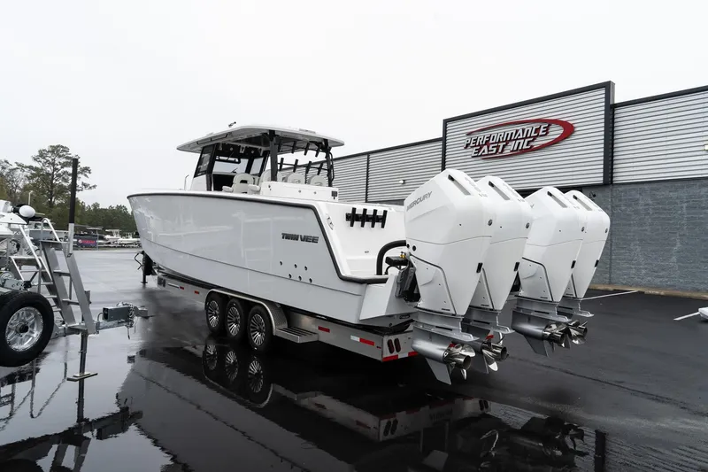 Slide: The Image of Twin Vee 400 GFX2 CC 2025 - 58