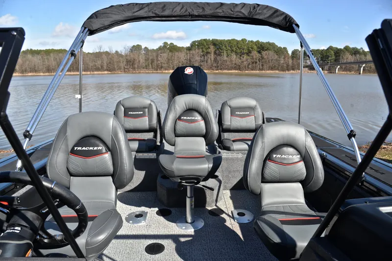 Slide: The Image of Tracker Targa V-19 WT 2023 - 25