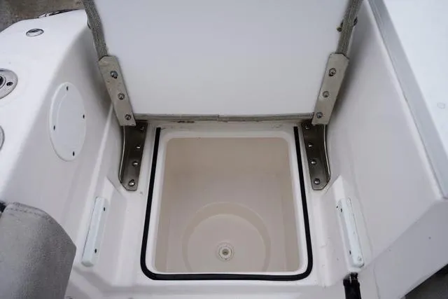 Slide: The Image of Sea Fox 288 Commander 2023 - 13