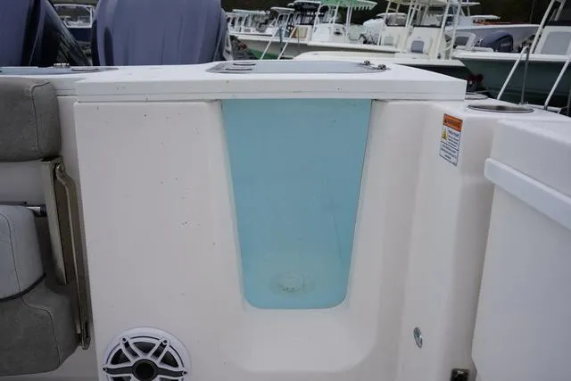 Slide: The Image of Sea Fox 288 Commander 2023 - 17