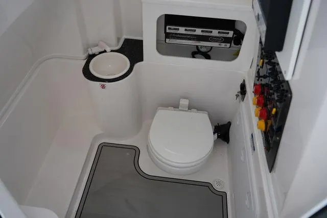 Slide: The Image of Sea Fox 288 Commander 2023 - 24