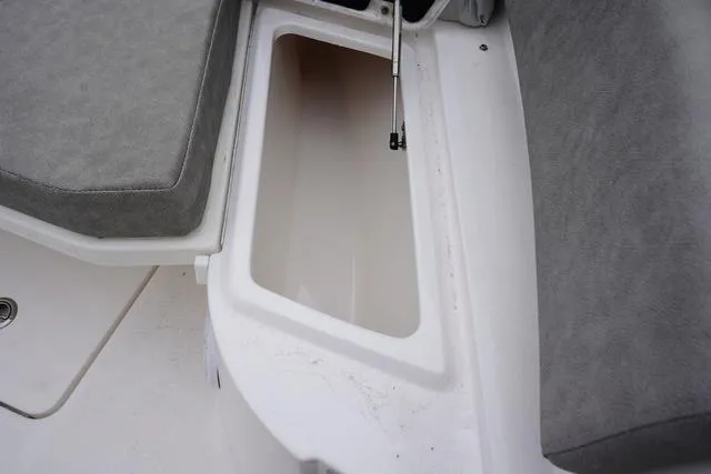 Slide: The Image of Sea Fox 288 Commander 2023 - 28