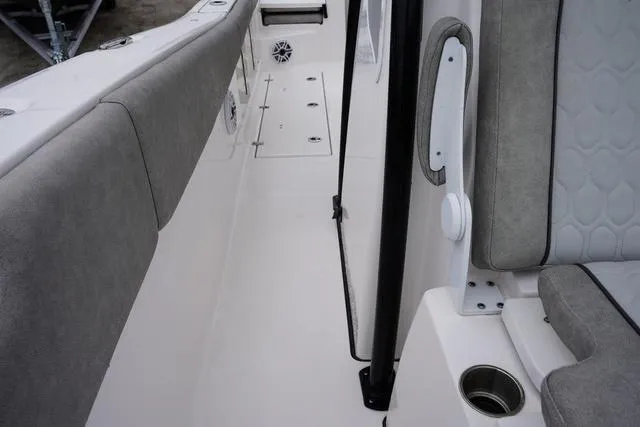 Slide: The Image of Sea Fox 288 Commander 2023 - 9