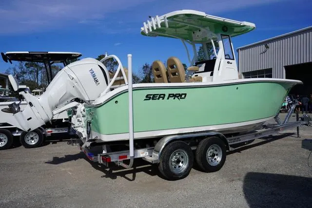 Slide: The Image of Sea Pro 245 FLX 2025 - 2