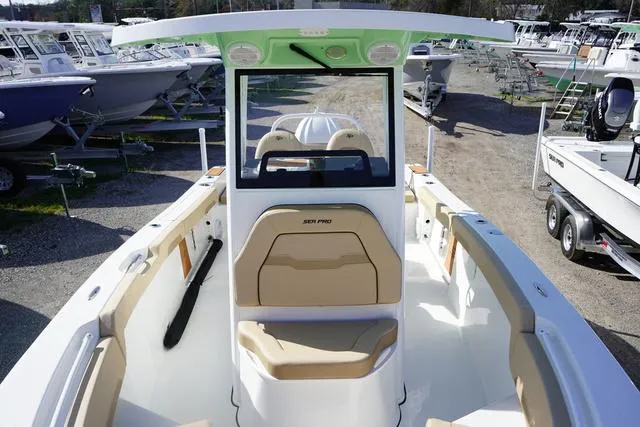 Slide: The Image of Sea Pro 245 FLX 2025 - 5