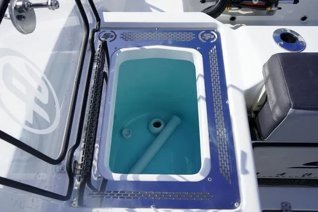 Slide: The Image of Sea Pro 292 CC 2025 - 20