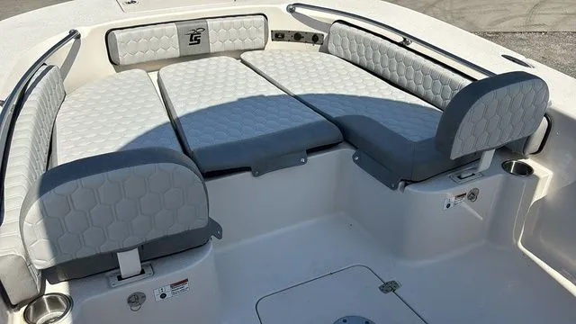 Slide: The Image of Carolina 24 Ultra 2025 - 8