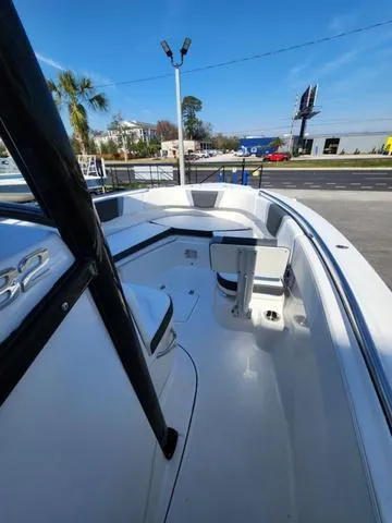 Slide: The Image of Robalo R232 Explorer 2025 - 13