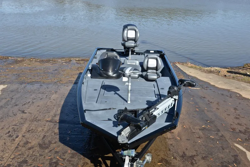 Slide: The Image of Lowe 195 Stinger 2015 - 17