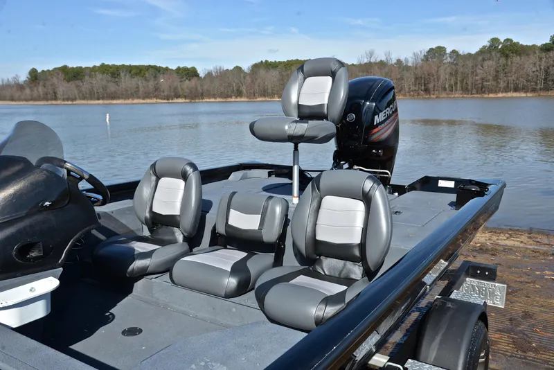 Slide: The Image of Lowe 195 Stinger 2015 - 18