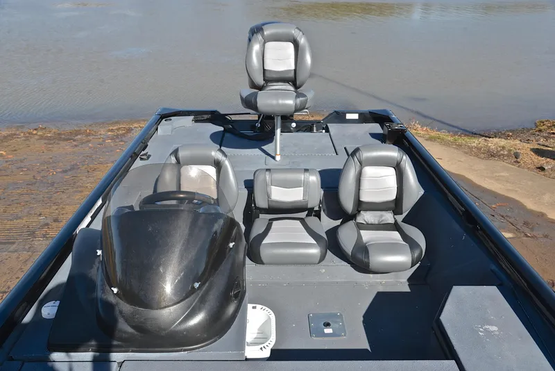 Slide: The Image of Lowe 195 Stinger 2015 - 23