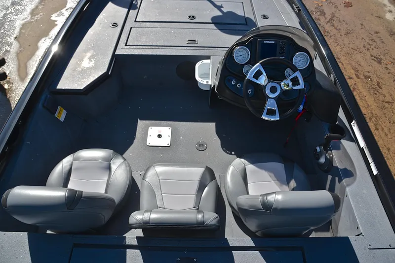 Slide: The Image of Lowe 195 Stinger 2015 - 25