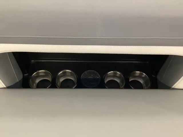 Slide: The Image of Premier 230 Solaris RL 2025 - 13