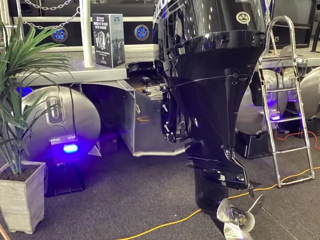 Slide: The Image of Premier 230 Solaris RL 2025 - 27