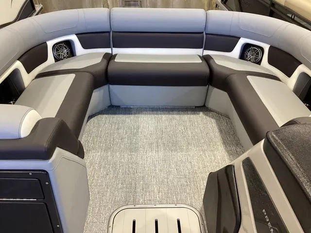 Slide: The Image of Premier 230 Solaris RL 2025 - 5