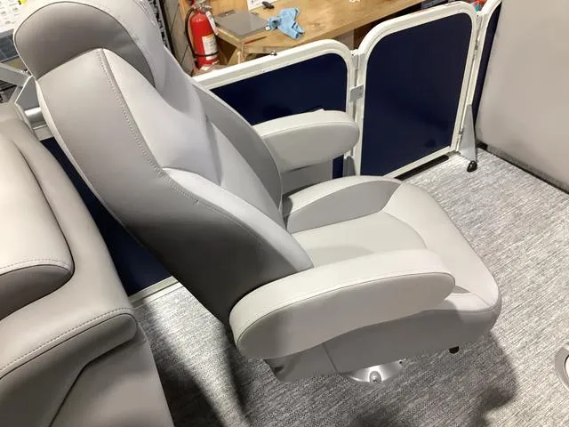 Slide: The Image of Premier 210 Sunsation RF 2025 - 16