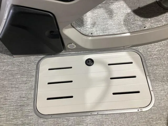 Slide: The Image of Premier 210 Sunsation RF 2025 - 21