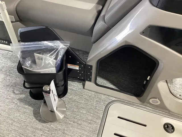 Slide: The Image of Premier 210 Sunsation RF 2025 - 22