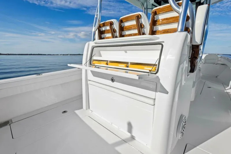 Slide: The Image of Valhalla Boatworks V-29 Hybrid 2025 - 11