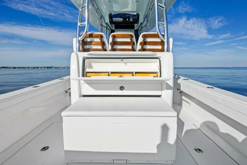 Slide: The Image of Valhalla Boatworks V-29 Hybrid 2025 - 12