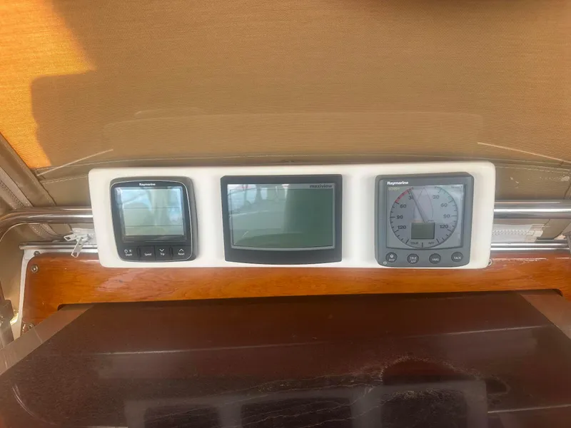 Slide: The Image of Instruments On Coach Roof - 10