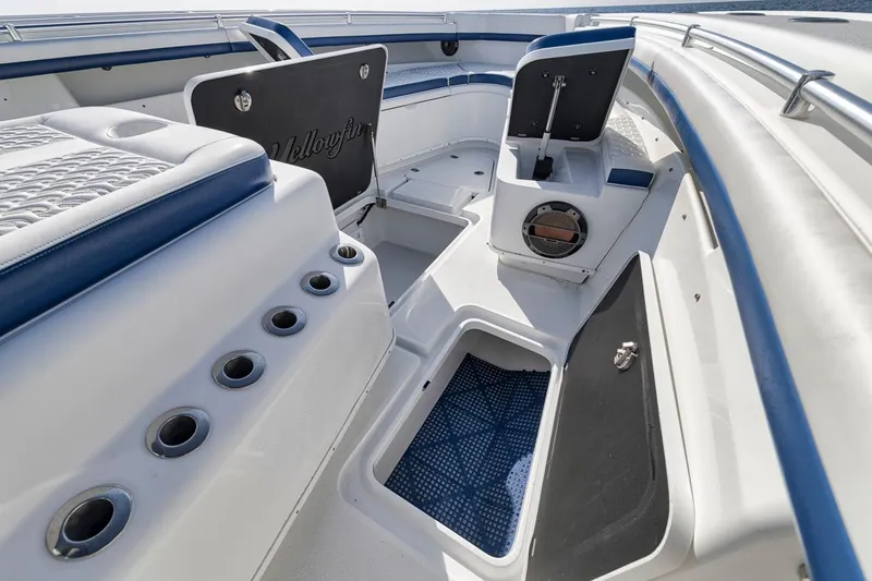 Slide: The Image of Yellowfin 42 Offshore 2020 - 50