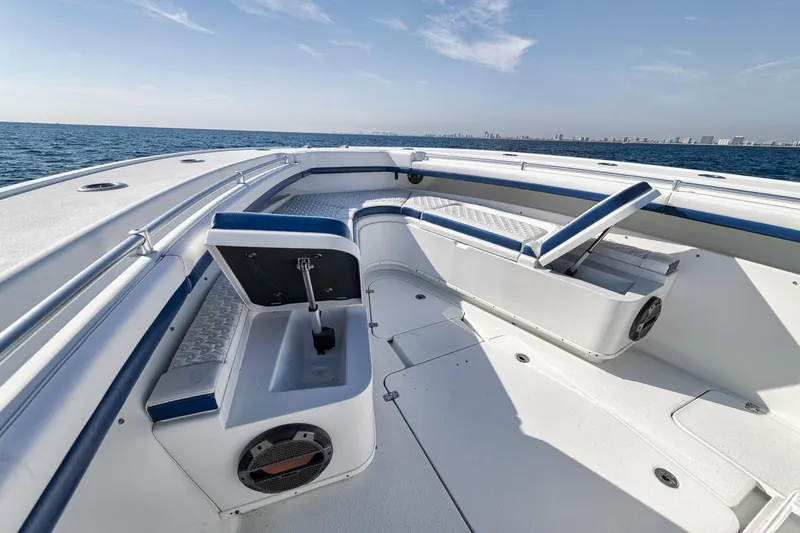 Slide: The Image of Yellowfin 42 Offshore 2020 - 63