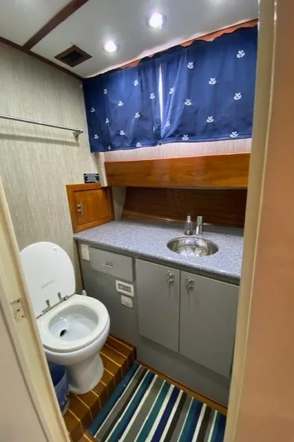 Slide: The Image of Matthews Motor Yacht 1971 - 52