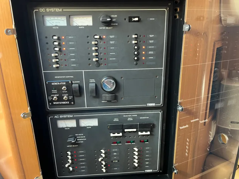 Slide: The Image of Electrical control panel on a 2001 Tiara Yachts 4100 Open boat. - 26