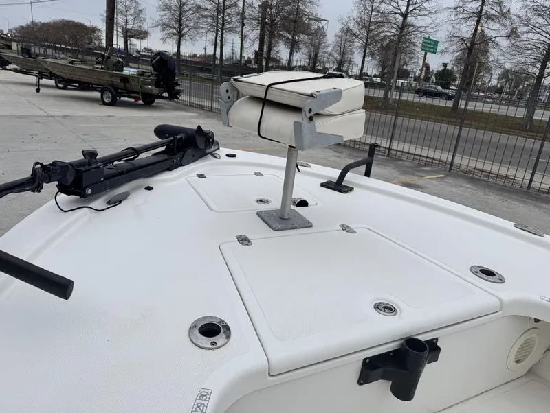 Slide: The Image of Mako 18 LTS Inshore 2010 - 11