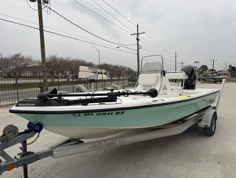 Slide: The Image of Mako 18 LTS Inshore 2010 - 14