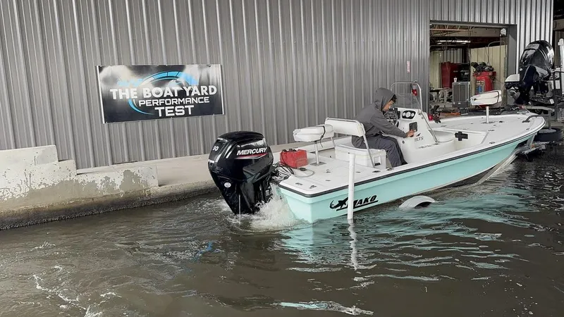 Slide: The Image of Mako 18 LTS Inshore 2010 - 3