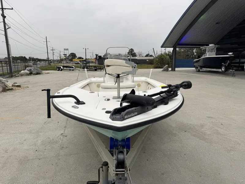 Slide: The Image of Mako 18 LTS Inshore 2010 - 5