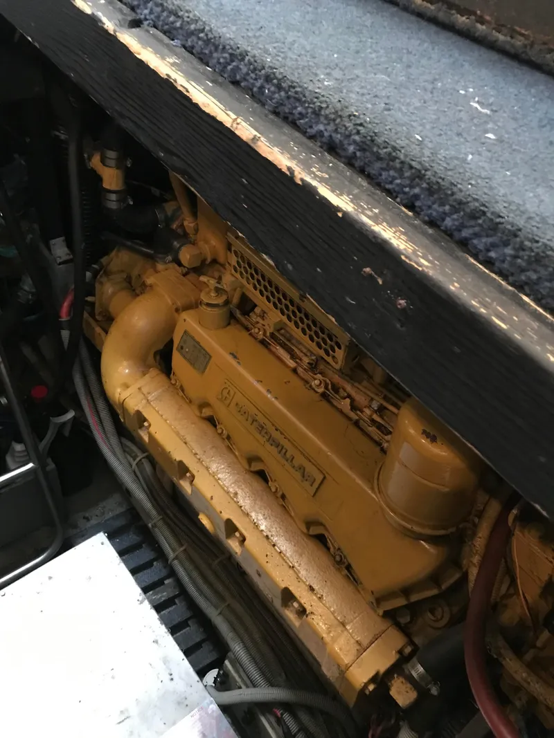 Slide: The Image of Sea Ray 410 Aft Cabin 1987 - 83